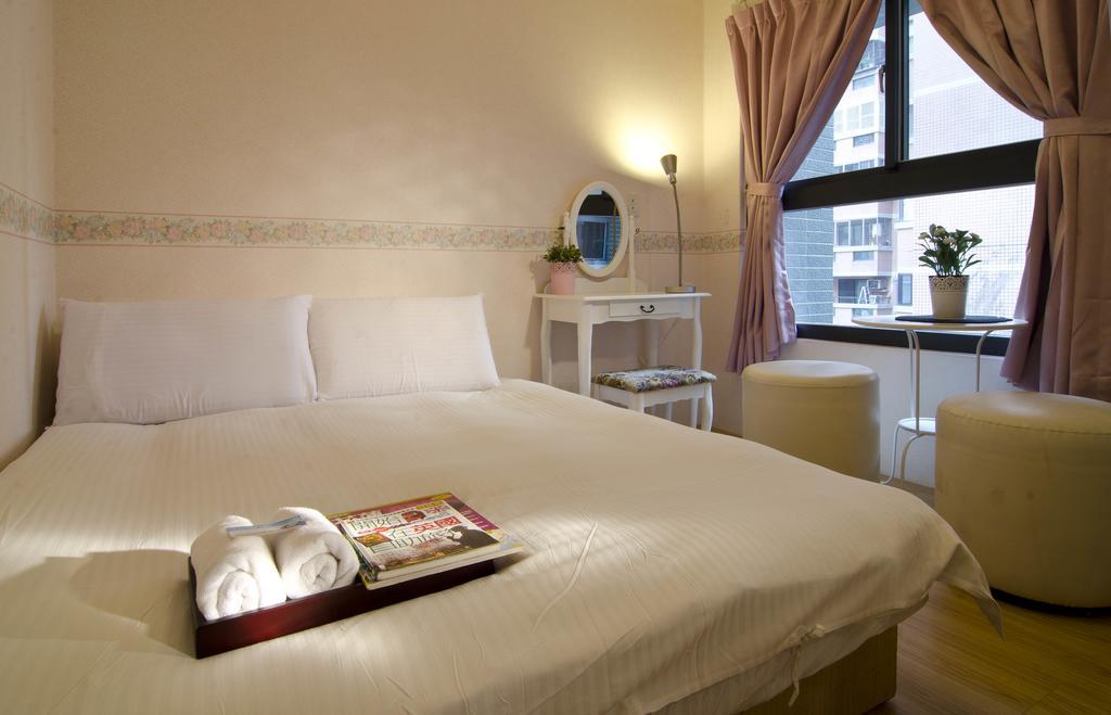 Star Hostel Тайчжун Екстер'єр фото